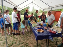 Knigge im Zeltlager...: ANSTELLEN!