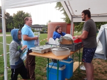 Mit Lachen läuft der Abwasch leichter.