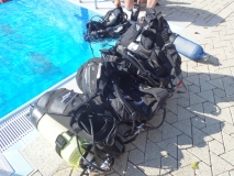 Die Geräte für das Schnuppertauchen liegen bereit.