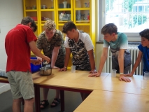 Wir stellen Glibber her.