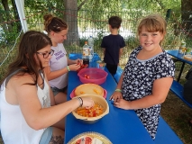 Kuchen werden "belegt".