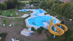 Unser kleiner Pool im Vorgarten.