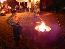 Stockbrot am Lagerfeuer