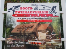 Wir sind beim Bootsverleih angekommen.