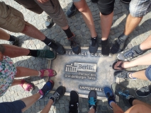 Originalzitat Harald:"Wir treffen uns auf dem Schild." ;-)