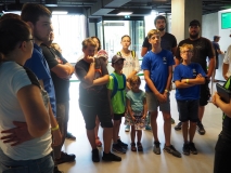 Die Führung beginnt.