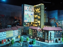 Das Axel Springer Verlagshaus direkt an der Mauer.