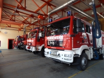 ...die Löschfahrzeuge...