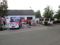 Ankunft mit Blaulicht und Martinshorn.